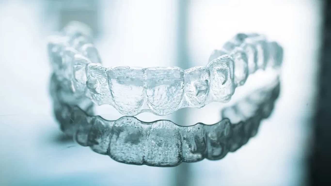 Invisalign-Effective treatment for teeth crooked