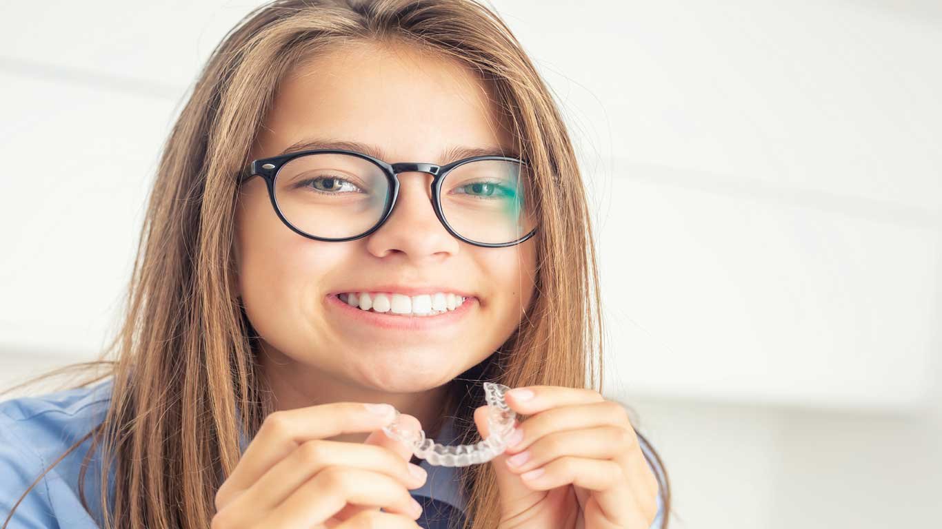 Invisalign for crowded teeth treatment